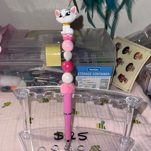 Cute Pink and White Duchess Pen